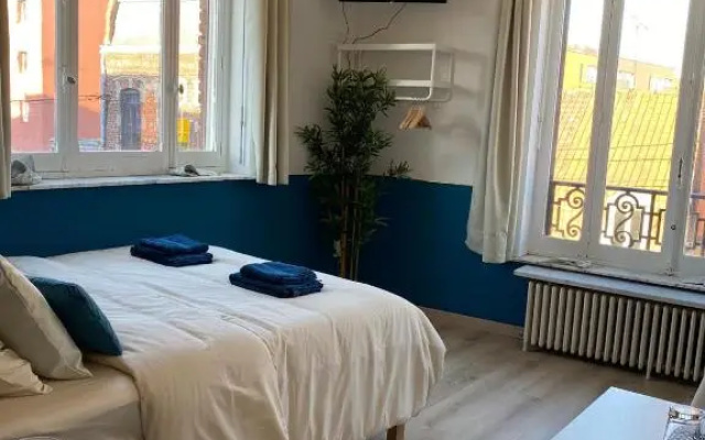 Capsule Roubaix Lille private shower & Netflix