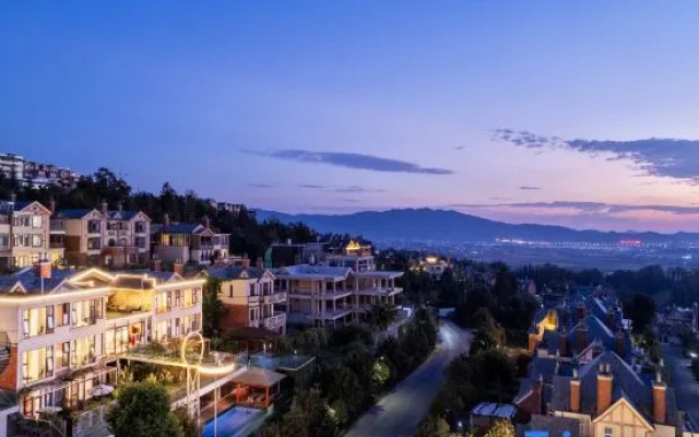 Wonderland, hot spring resort