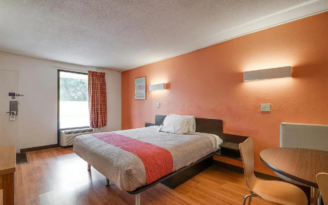 Motel 6 - High Point