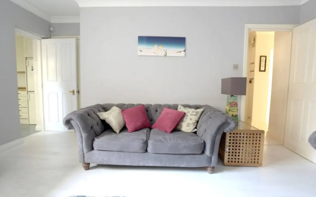2 Bedroom Apartment Next to the Sea