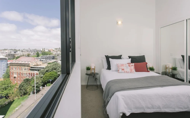 TOWNY - Penthouse with Carpark - 2 Bedrooms