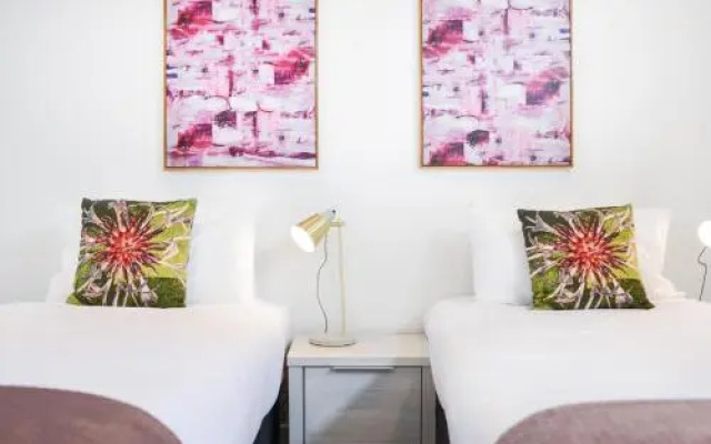 BOUTIQUE STAYS - Murrumbeena Place 2