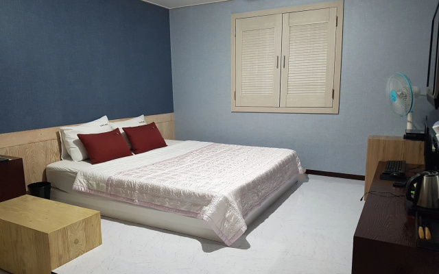 Hotel Cloud 9