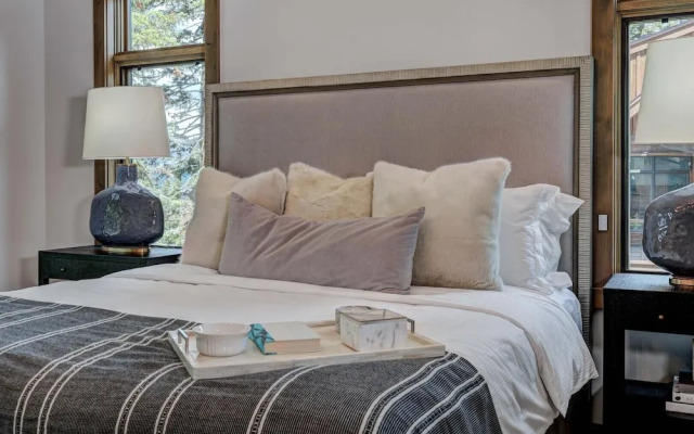 6 Diversion Lane 5 Bedroom Home by Moonlight Basin Lodging