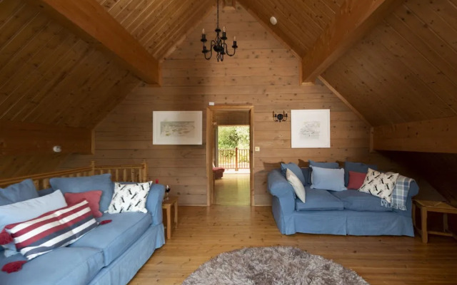 Cozy Holiday Home in Little Petherick near Beaches