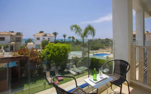 Villa Elias