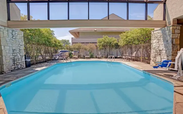 Americas Best Value Inn & Suites Monroe