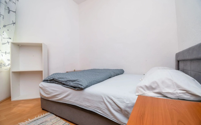 Apartment Agi