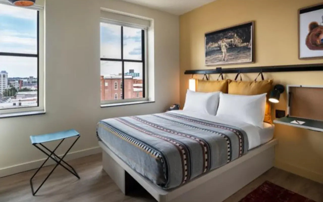 Moxy Springfield Downtown
