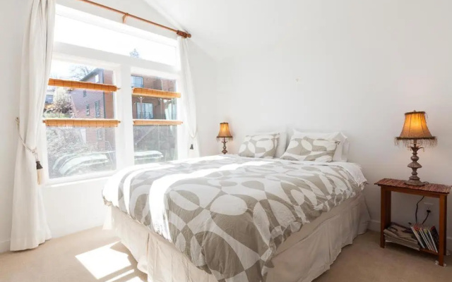 Venturi 2 Bedrooms 2.5 Bathrooms Townhouse