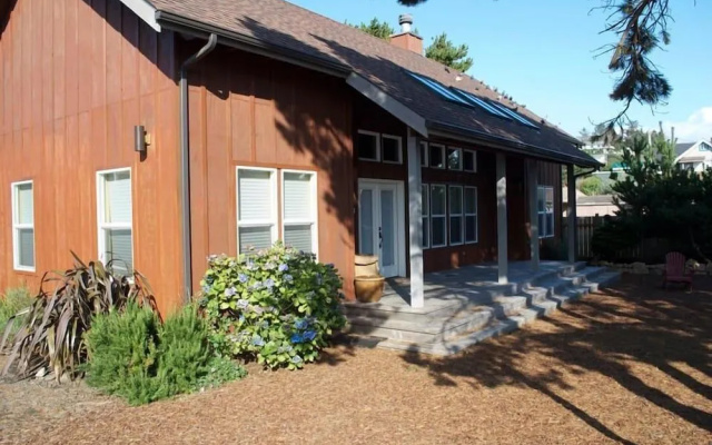 Halcyon House