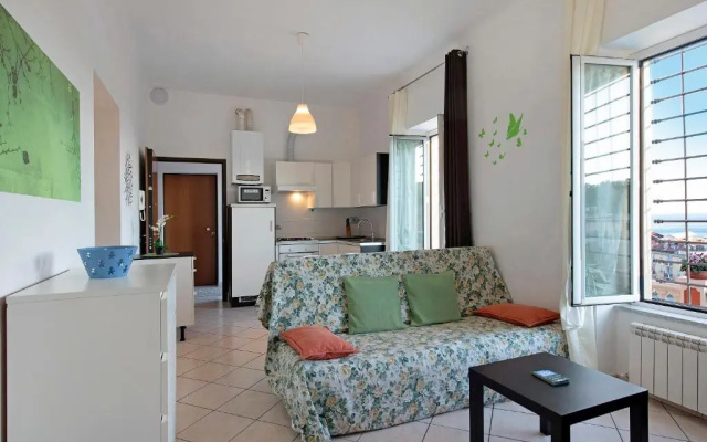 Trilocale in villa vista mare Apt 1