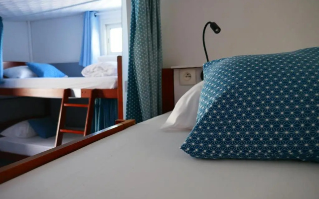 Les Baroudeurs Hostel