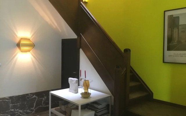 B&B Expo House