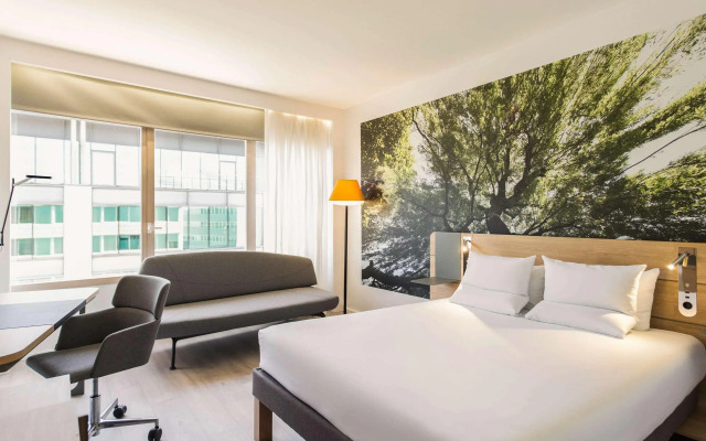 Отель Novotel Madrid Feria and Airport