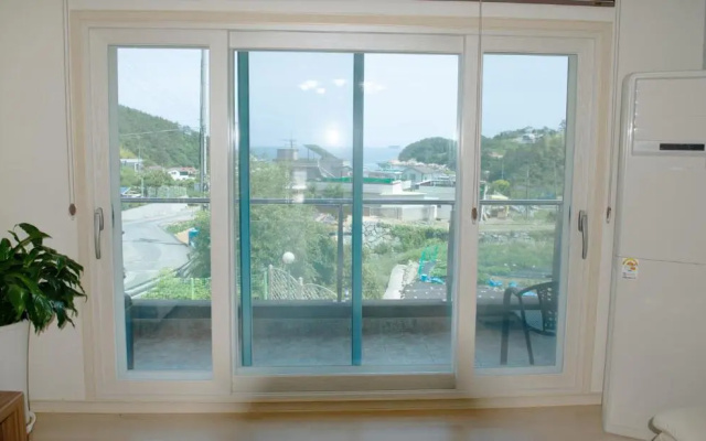 Geoje Blueberry Pension