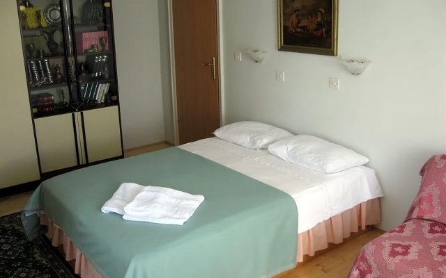 Komiza Provita Guesthouse