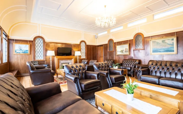 Almorah hotel