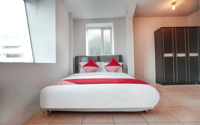 OYO 208 G House
