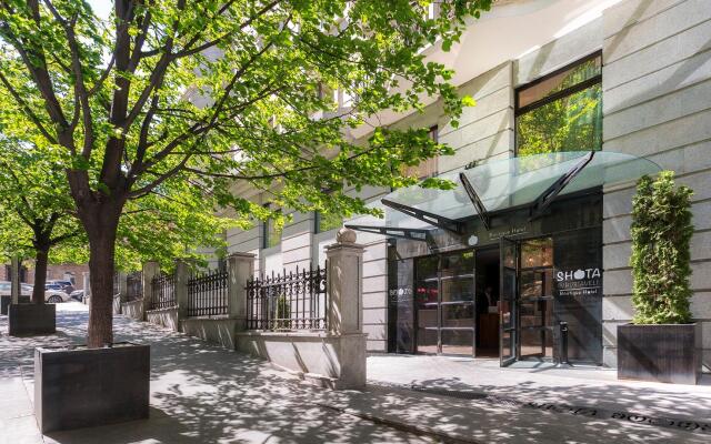 Отель Shota@Rustaveli Boutique hotel Грузия, Тбилиси - 5 отзывов об отеле, цены и фото номеров - забронировать отель Shota@Rustaveli Boutique hotel онлайн вид на фасад