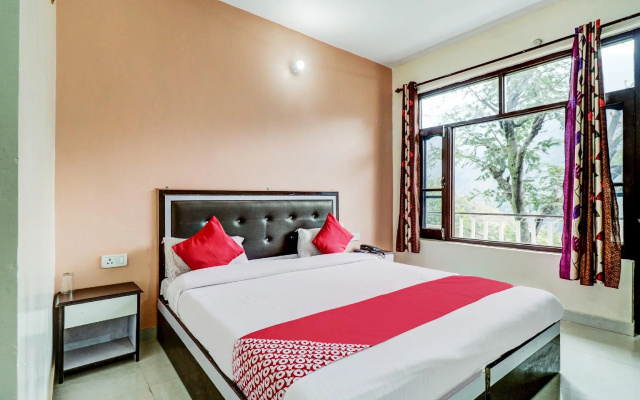 OYO 66006 Hotel Himalayan Paradise