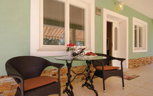 Stunning Home in Ika With Wifi and 2 Bedrooms