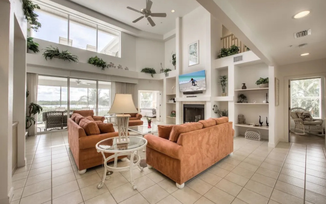 The White Ibis 5 Bedroom Home