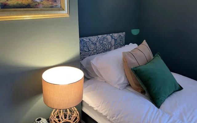 Rose Cottage - 5 Person, City Centre With Parking