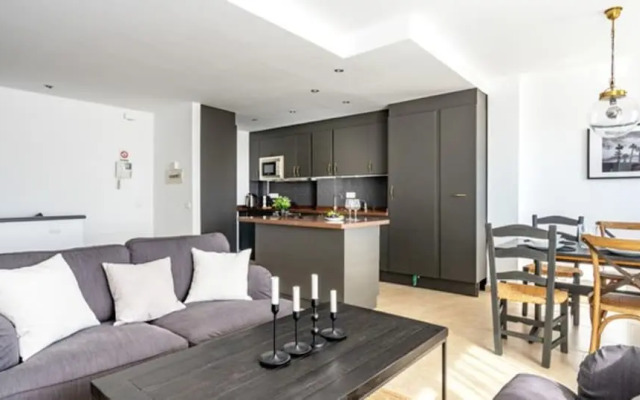 Apartment - 3 Bedrooms with Pool and WiFi - 107694