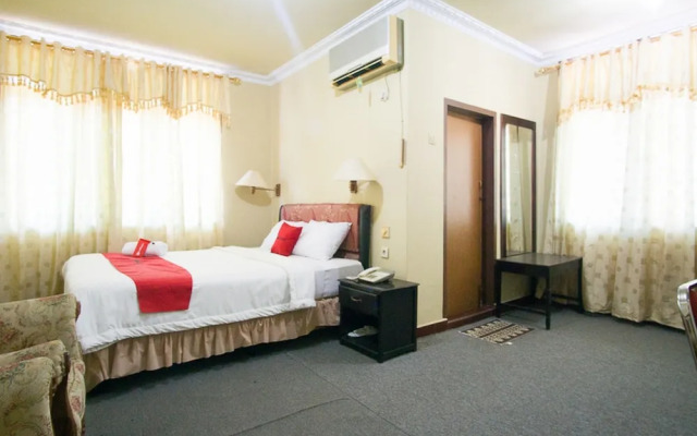 RedDoorz Plus near Pelabuhan Bitung