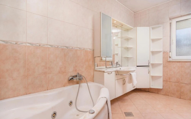Beautiful Home in Pula With Wifi and 7 Bedrooms