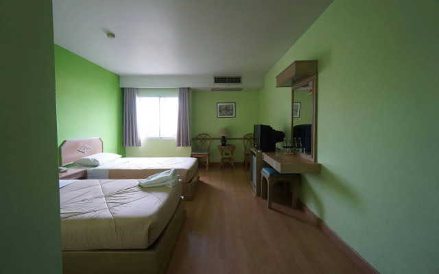 Green Palace Hotel