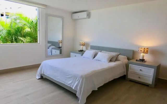 Wonderful 2-br Beach Front Apartment at Emotions