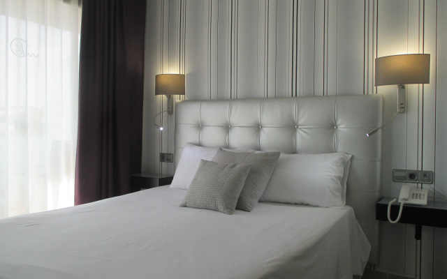 Hotel Fenals Garden