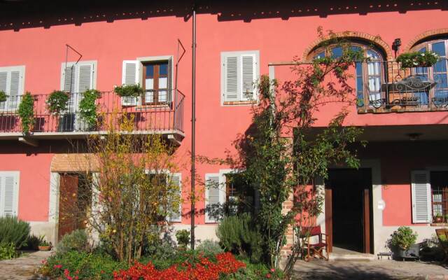 Отель Agriturismo Il Gioco dell'Oca Здание Barolo вид на фасад