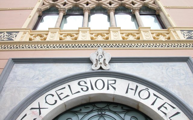 Excelsior Palace Hotel 0