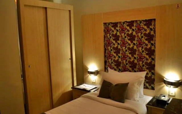 Sama Al Qasr Khorais - Economic