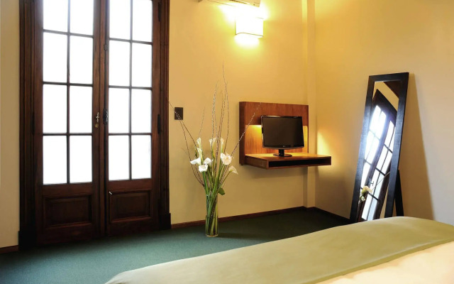 Hotel Babel