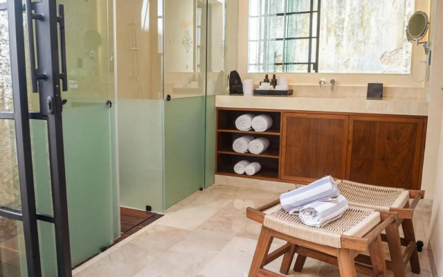 Adoro Hotel Boutique