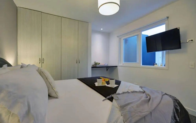 Oasis Suites