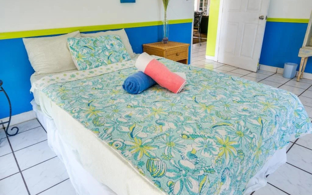 Lahaina Bungalow