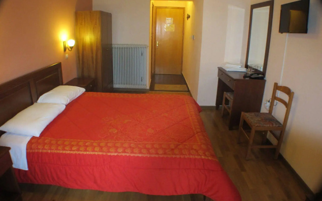 Kroupi Hotel