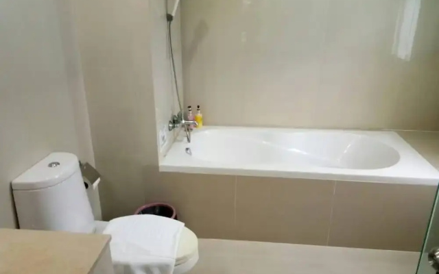 4D - 3 Bedroom Downtown Apartment With Shared Pool