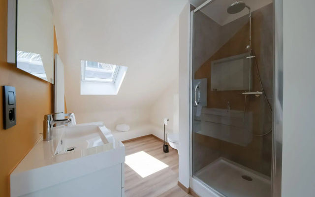 Comfort Near Historic Huy
