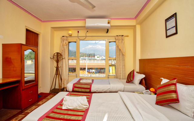 Hotel Grand Holiday