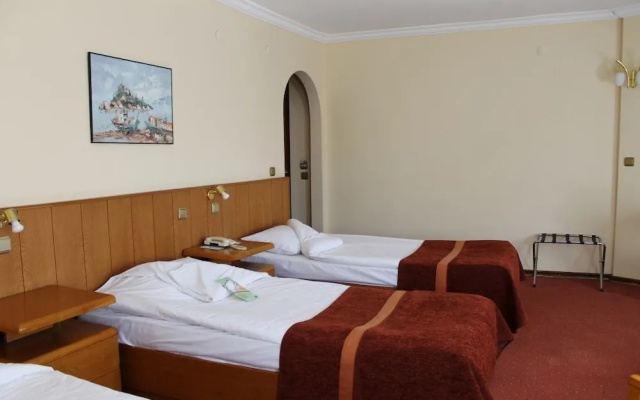 Segmen Hotel