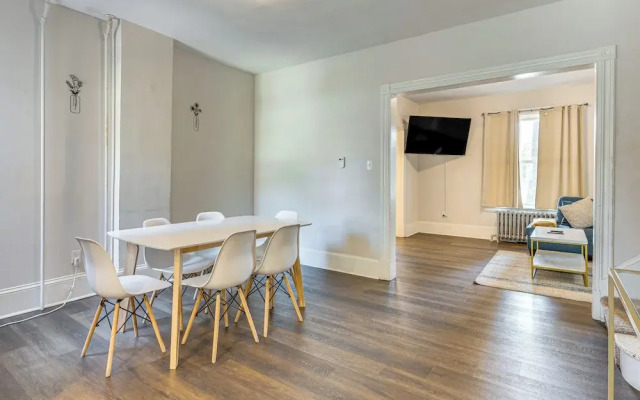 Shop & Dine: Central Stroudsburg Townhome!