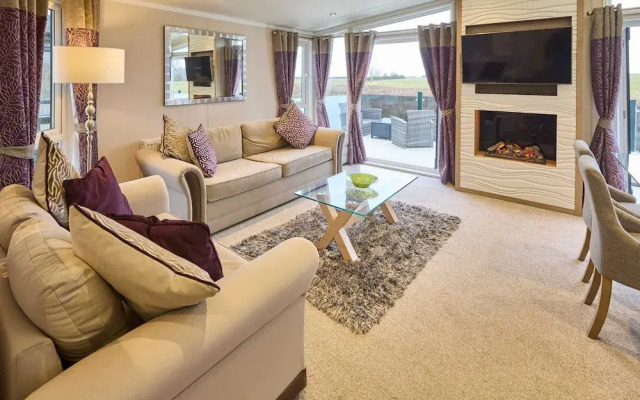 Host Stay Whistler Deluxe Lodge