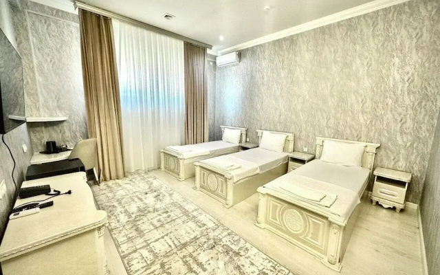 Almir Hotel