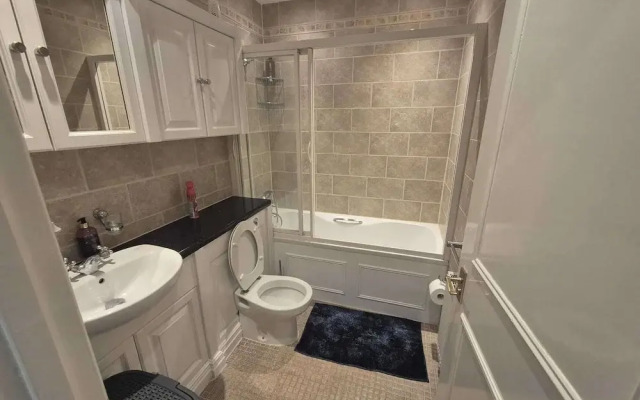 Apartment - Sleeps3 - Close to Warner Bros Studios